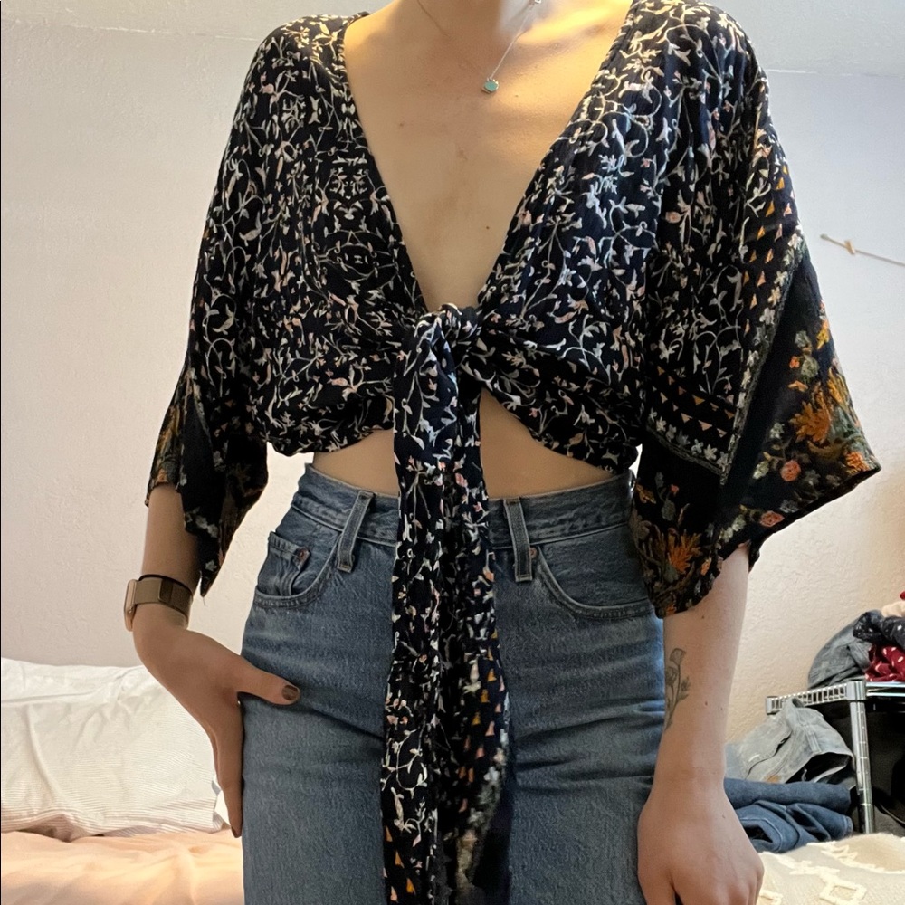 Tie front crop